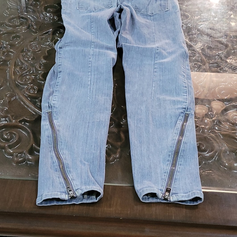 Jean - Picture 4 of 5